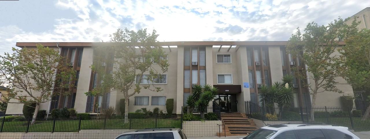 St Andrews Place Apartments 950 S St Andrews Pl, Los Angeles, CA