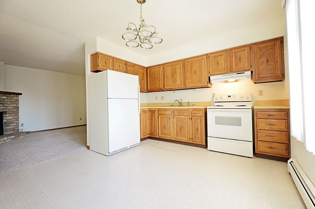 605 19th Avenue SE - Photo 2 of 12