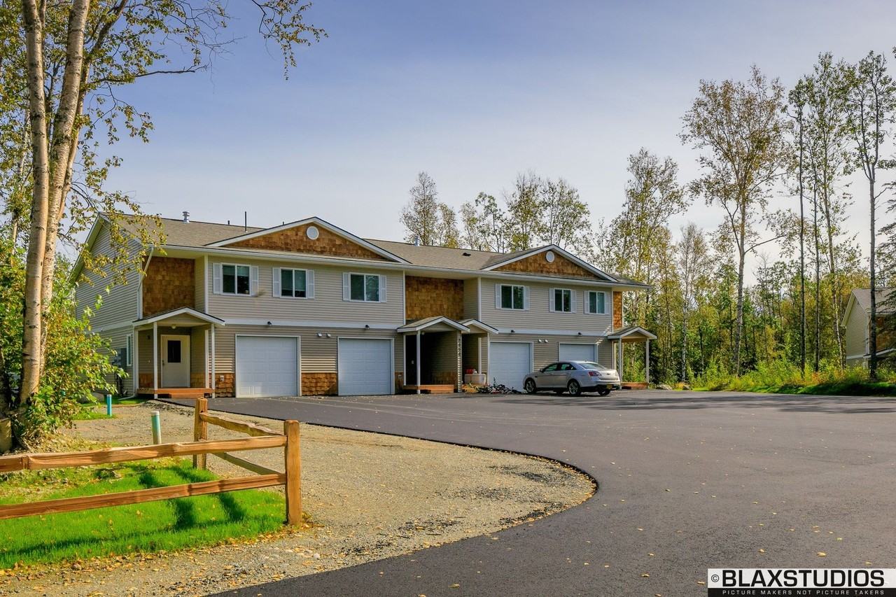 2444 W Ben Hogan Ave - Photo 2 of 40