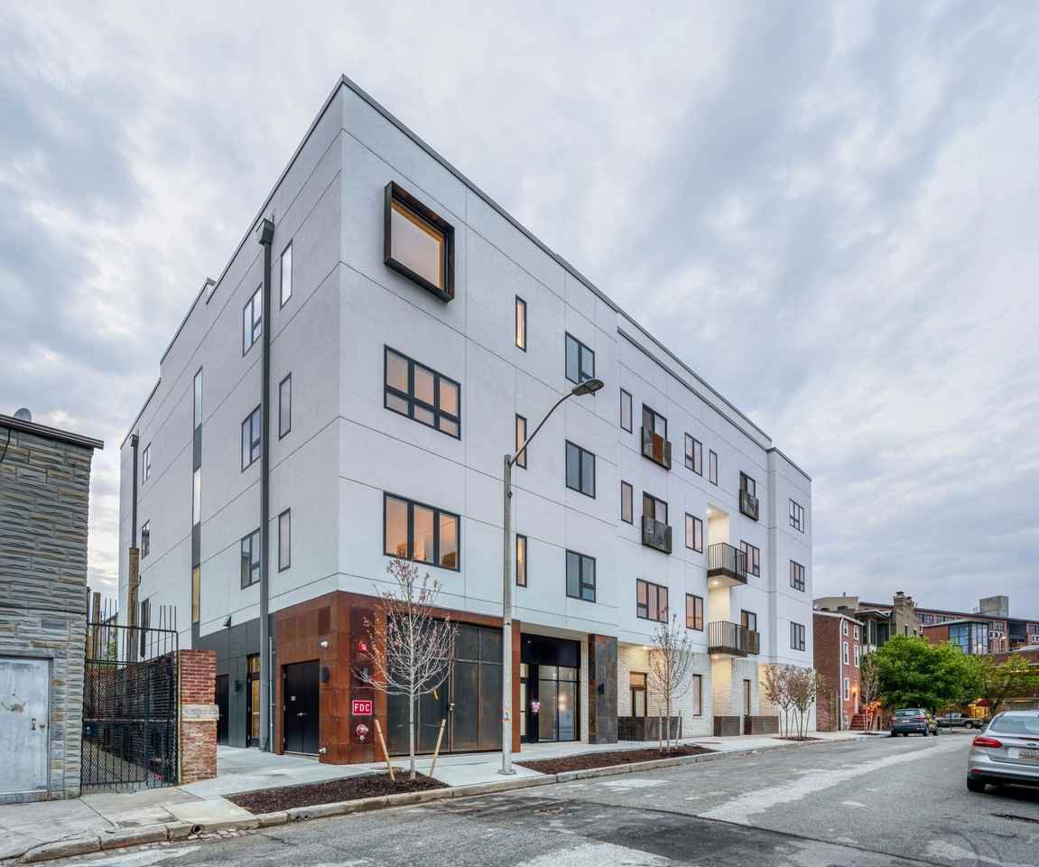 For Rent: Urban Luxury at 906 Trinity Street – Your City Oasis Awaits! - Photo 3 of 9