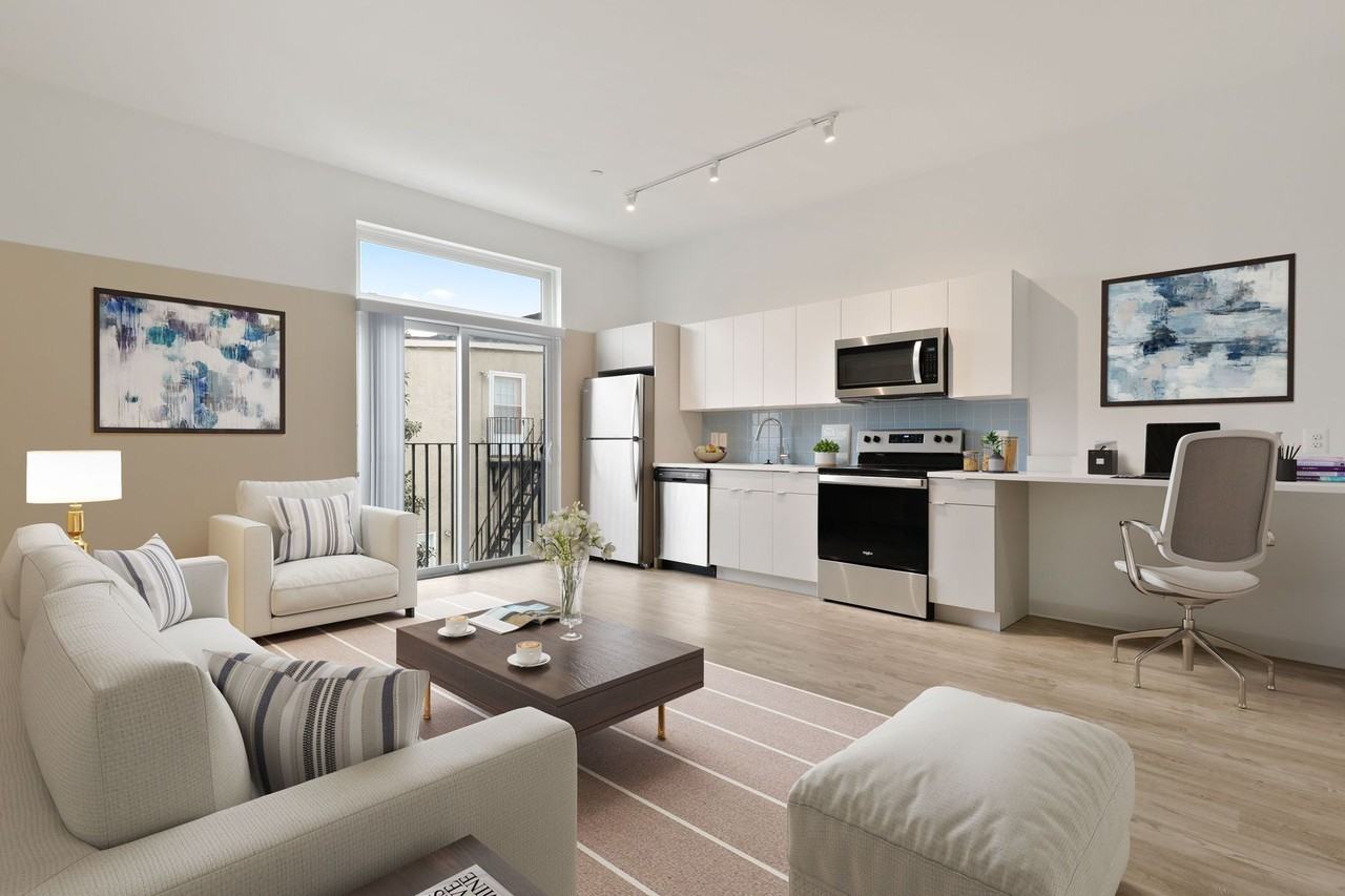 For Rent: Urban Luxury at 906 Trinity Street – Your City Oasis Awaits! - Photo 5 of 9