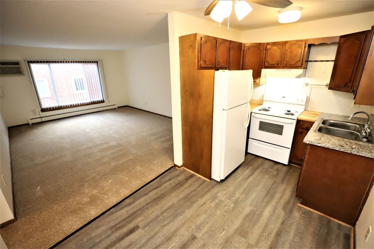 Lynn Ave Apartments - Photo 3 of 15