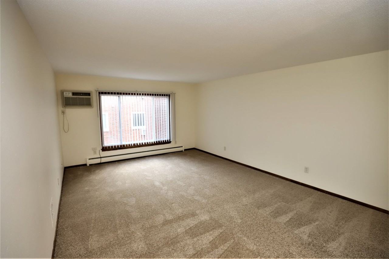 Lynn Ave Apartments - Photo 6 of 15
