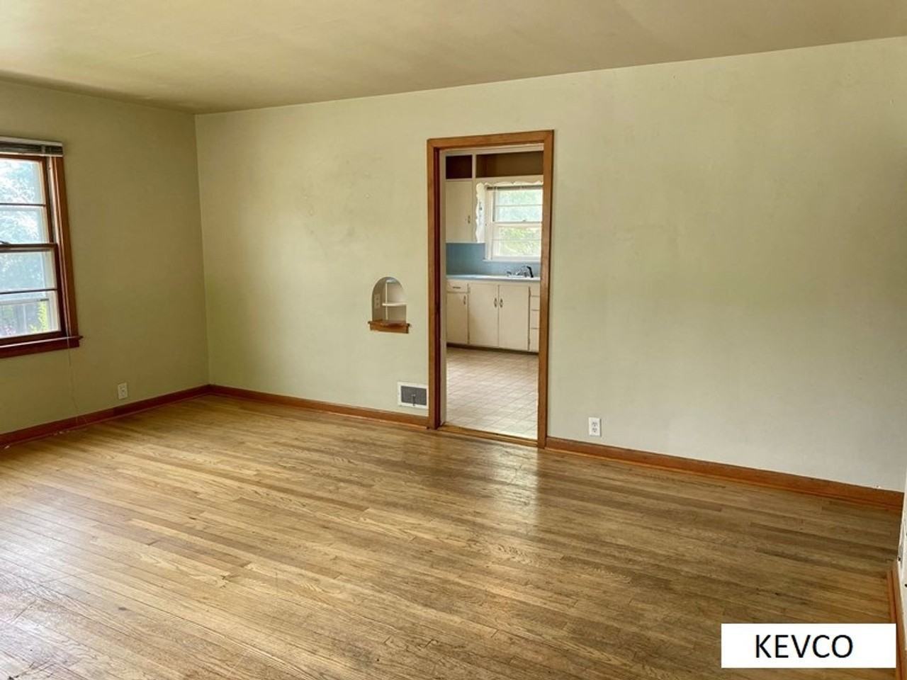 809 W Myrtle St - Photo 3 of 14