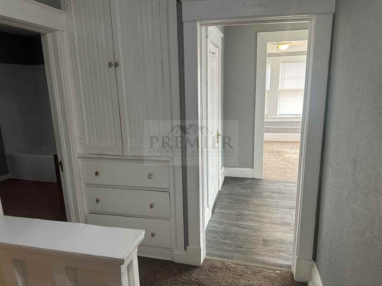 1124 S Ash Ave #B - Photo 3 of 14