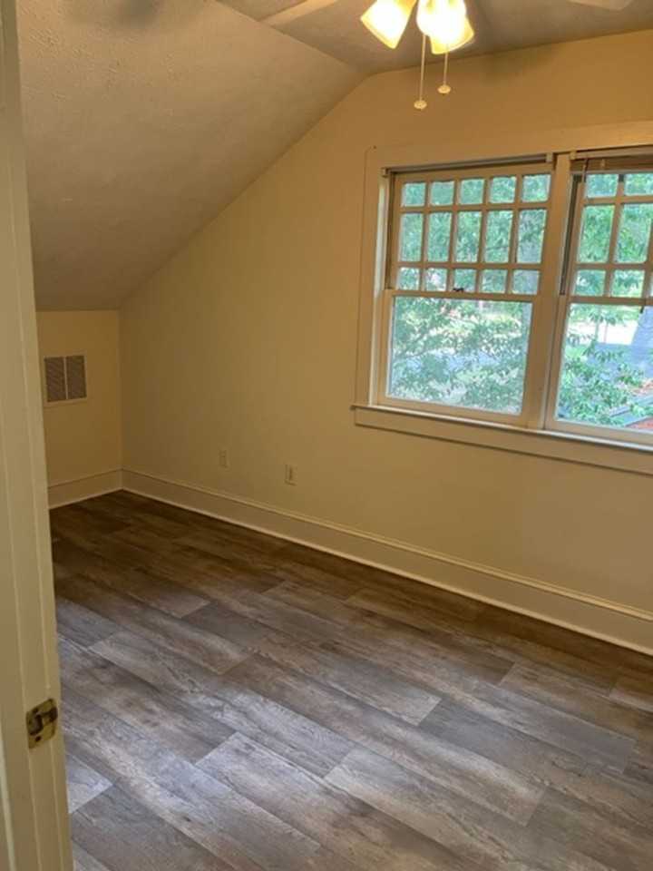 Bloomfield - Photo 5 of 28