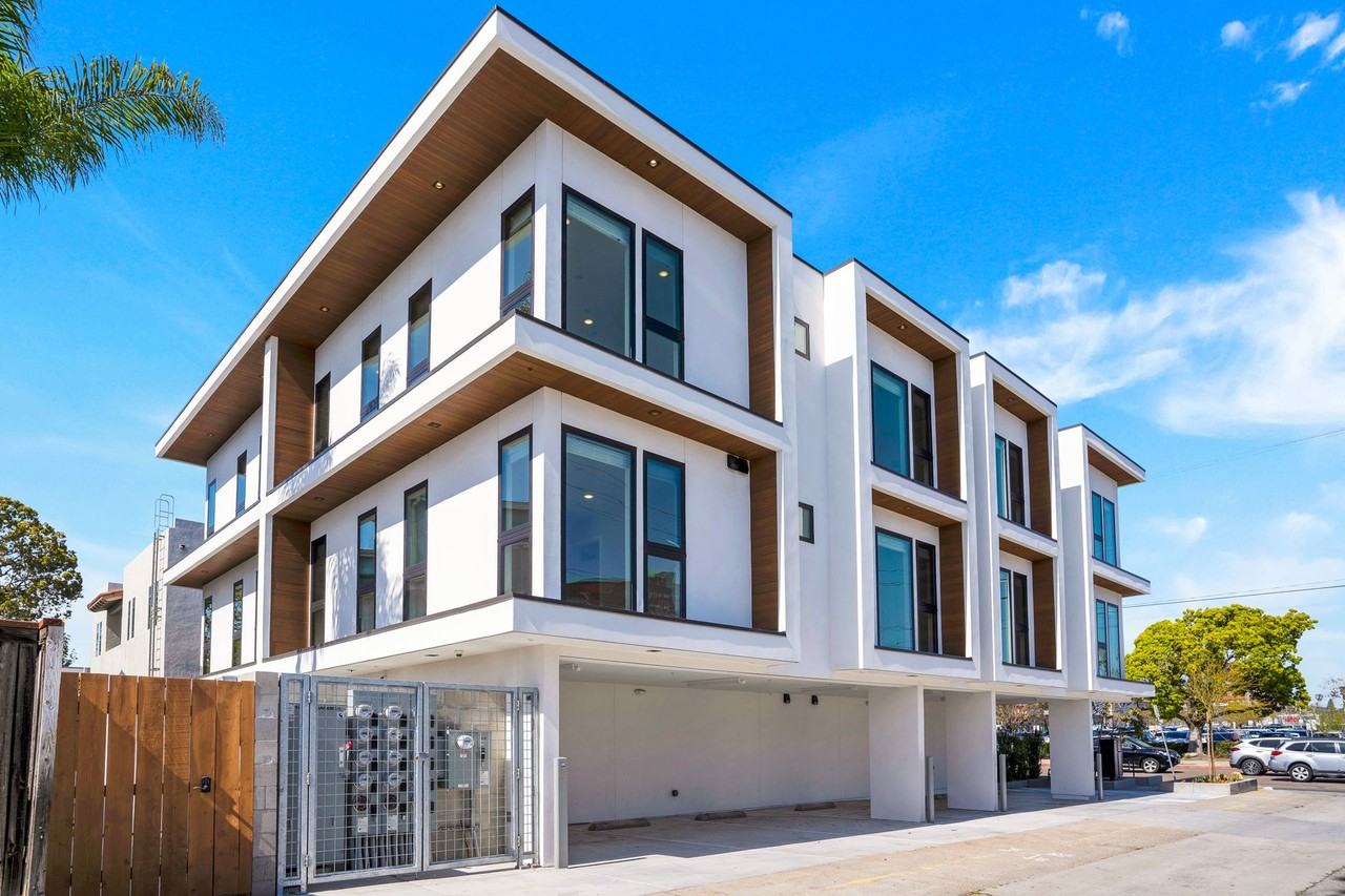 The Hendrix - Photo 2 of 3