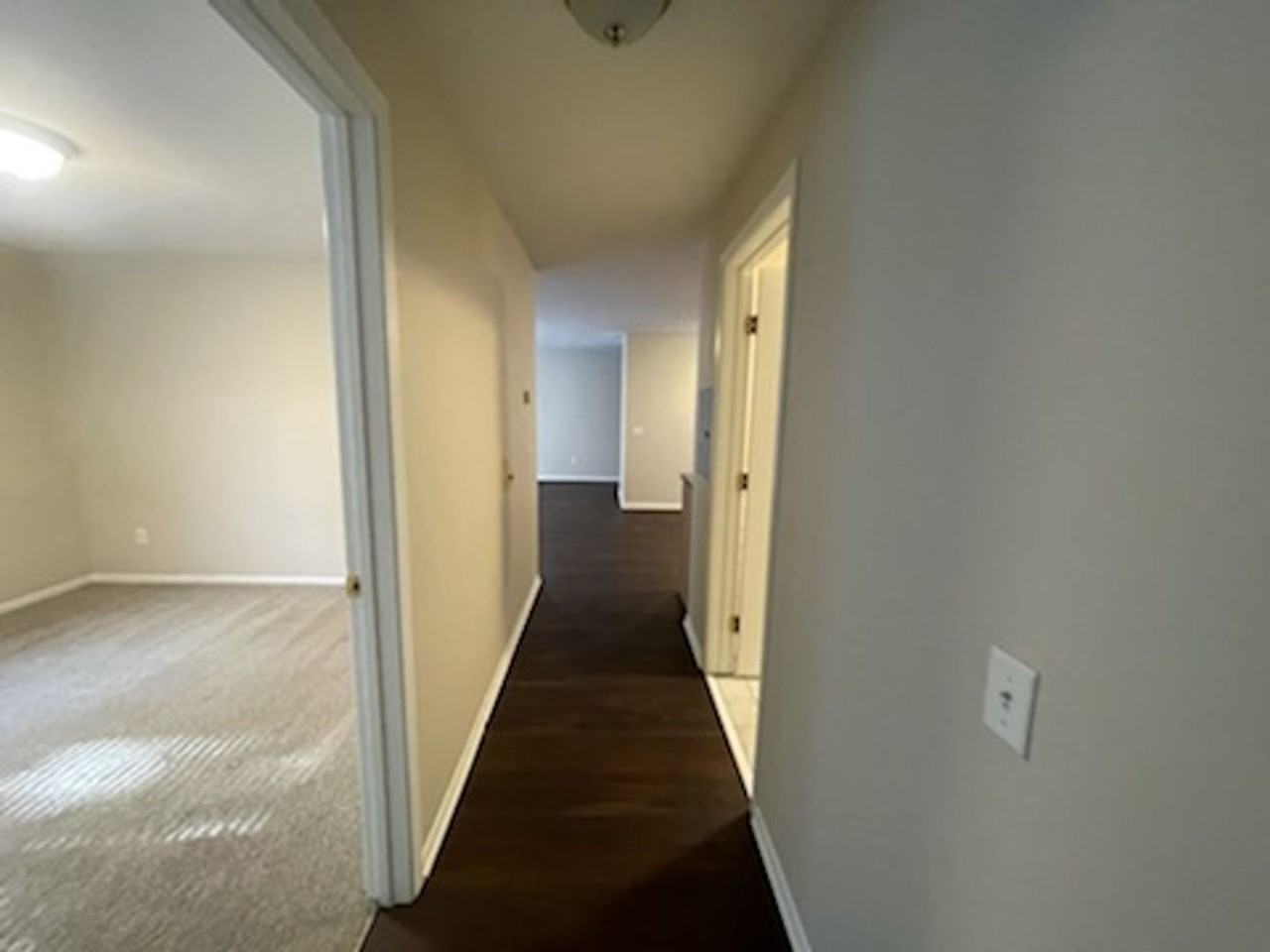 The Hideaway Apartments - Photo 4 of 20