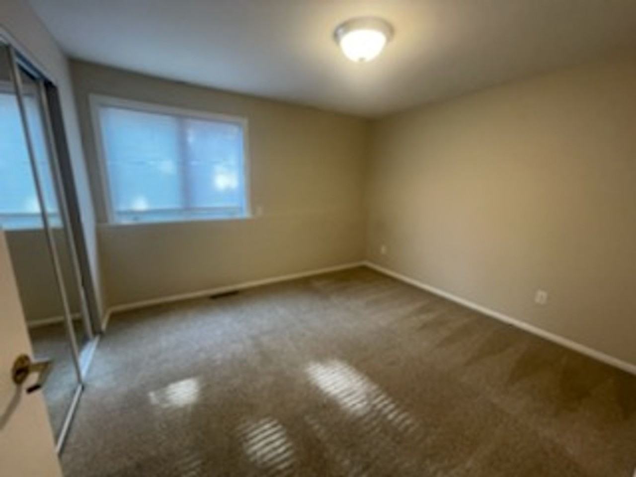 The Hideaway Apartments - Photo 7 of 20