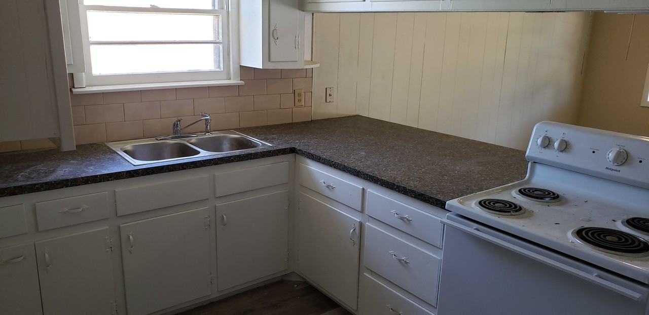 LB 2816 43rd Street - Photo 3 of 6