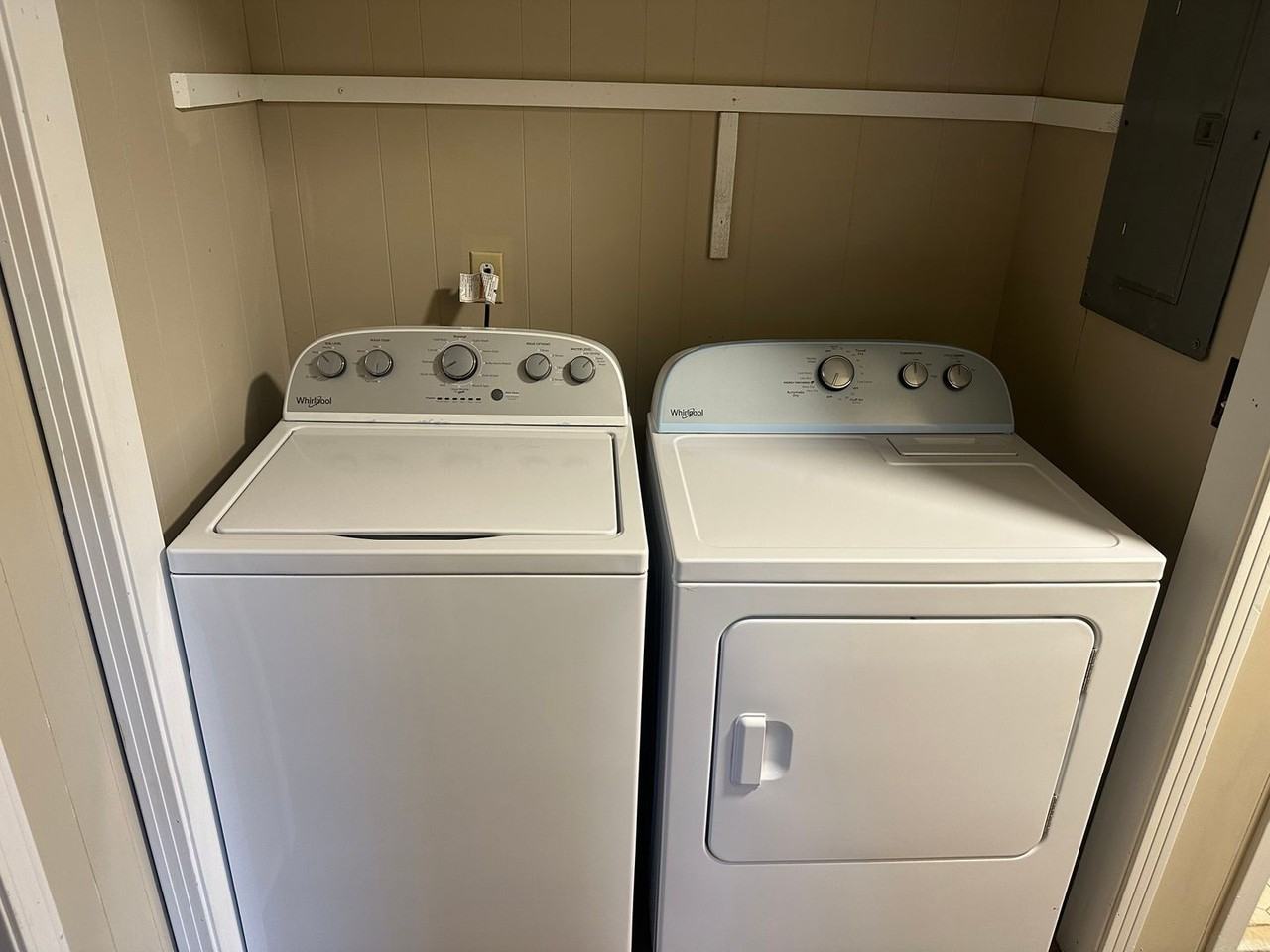 833/835 Glendale Rd. - Photo 3 of 16