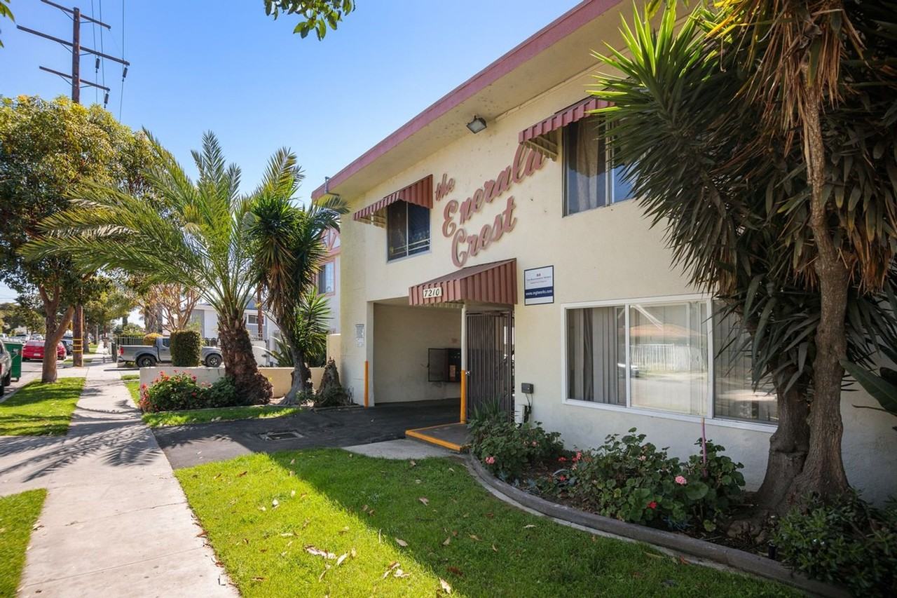 Emerald Crest Apartment Homes - Photo 2 of 20