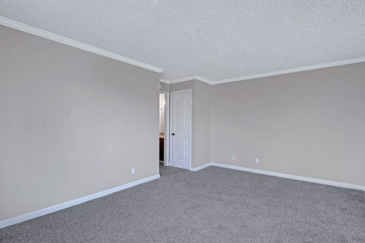 3903 49th Ave. - Photo 5 of 44