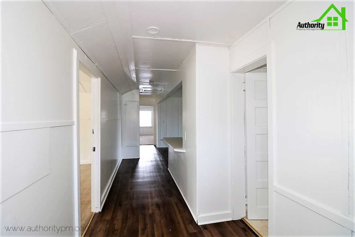 Magnolia - Photo 3 of 20