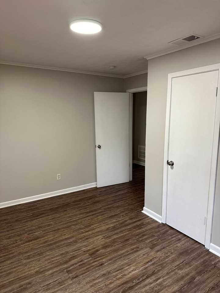 110 S Beech St - Photo 2 of 13