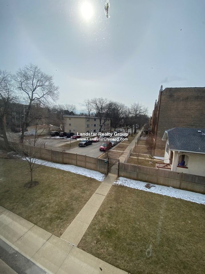 7322 N Ridge Blvd #3W - Photo 5 of 13