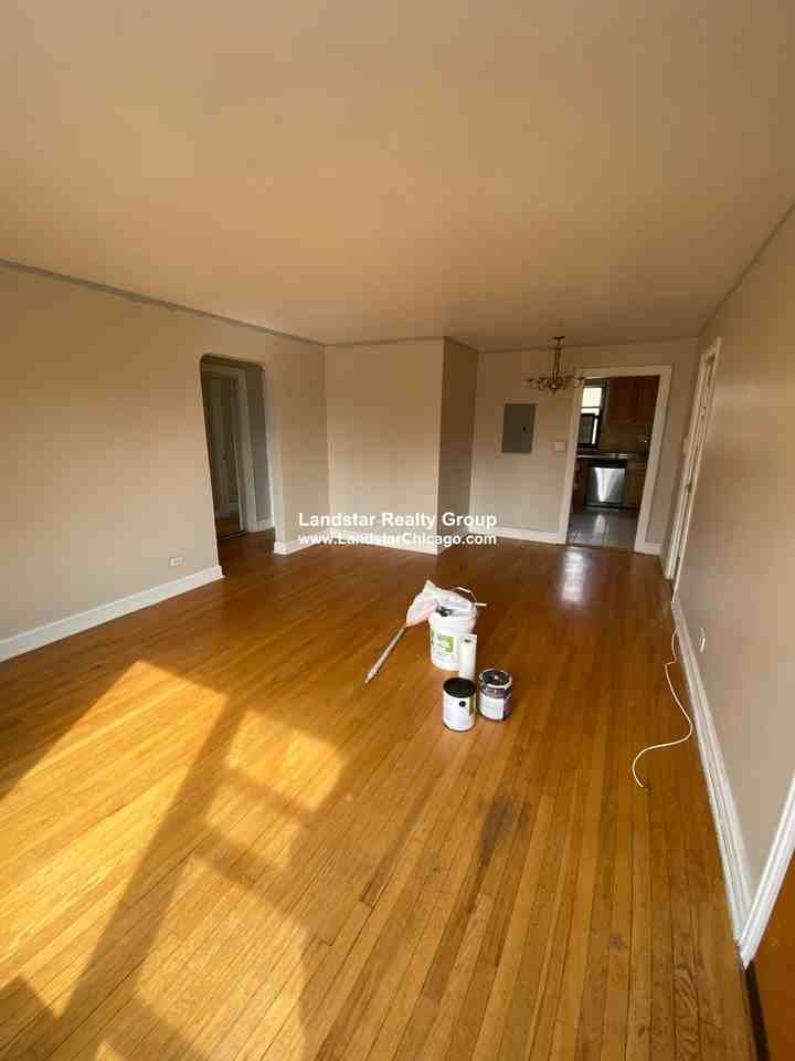 7322 N Ridge Blvd #3W - Photo 6 of 13