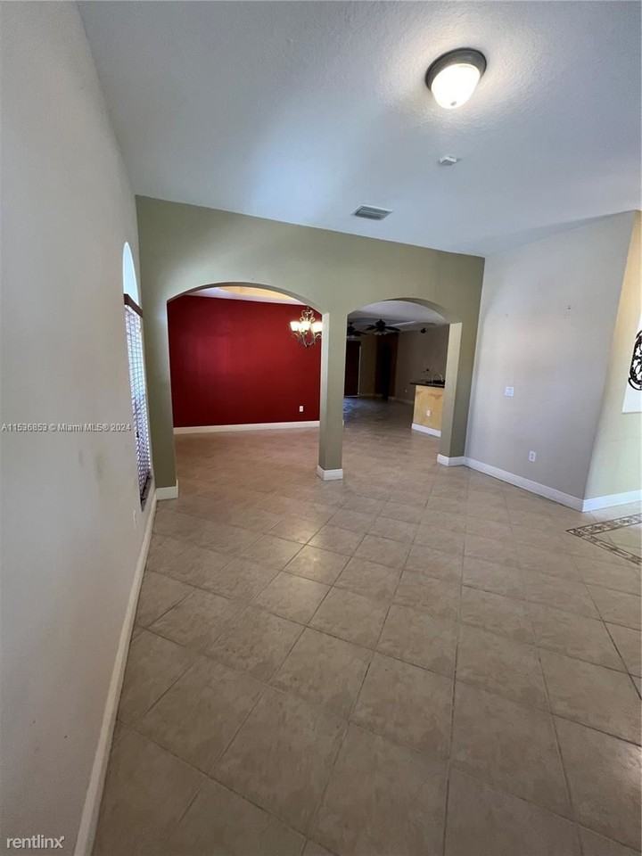 2623 Sw 154th Ct - Photo 2 of 12
