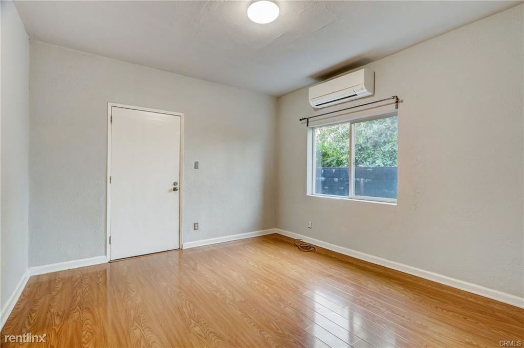 2833 1/2 Elm St - Photo 2 of 16