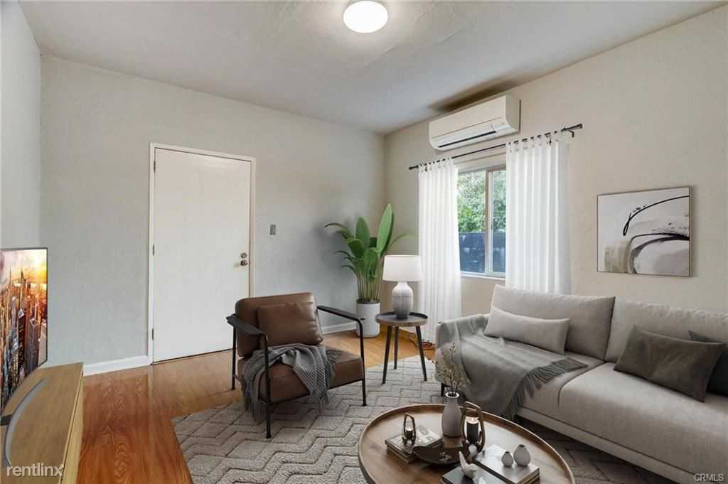 2833 1/2 Elm St - Photo 3 of 16