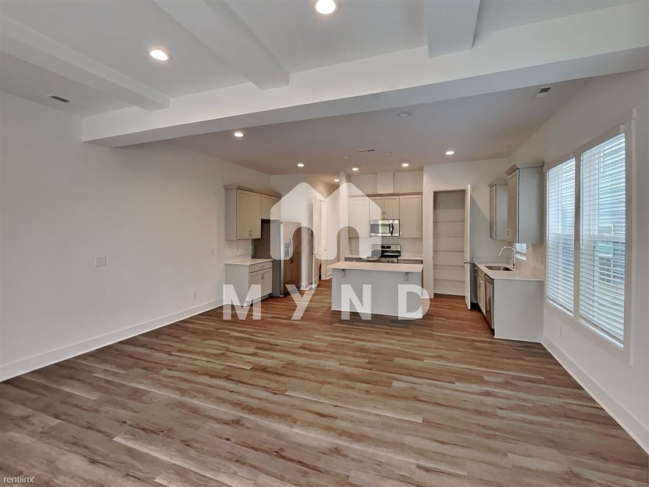2832 Willow St - Photo 3 of 24