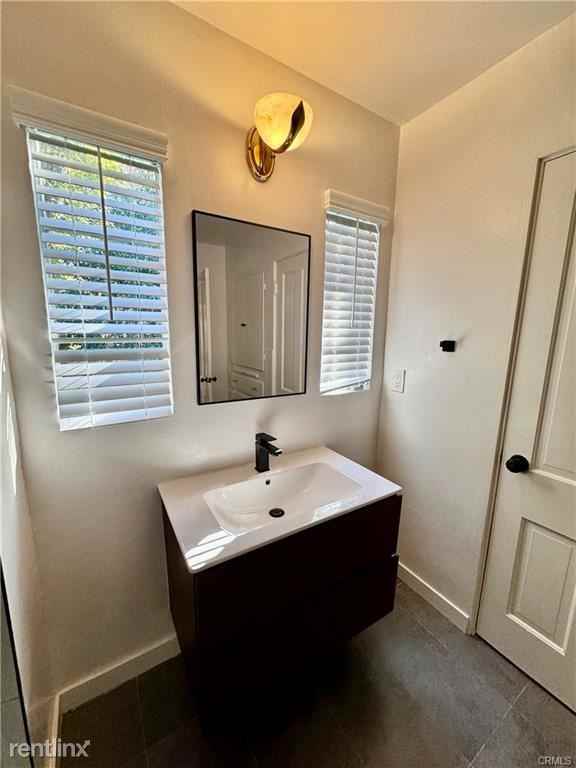 3925 Chevy Chase Dr - Photo 3 of 10