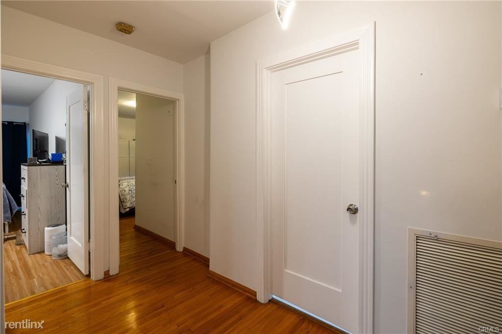 1313 Linden Ave - Photo 2 of 12