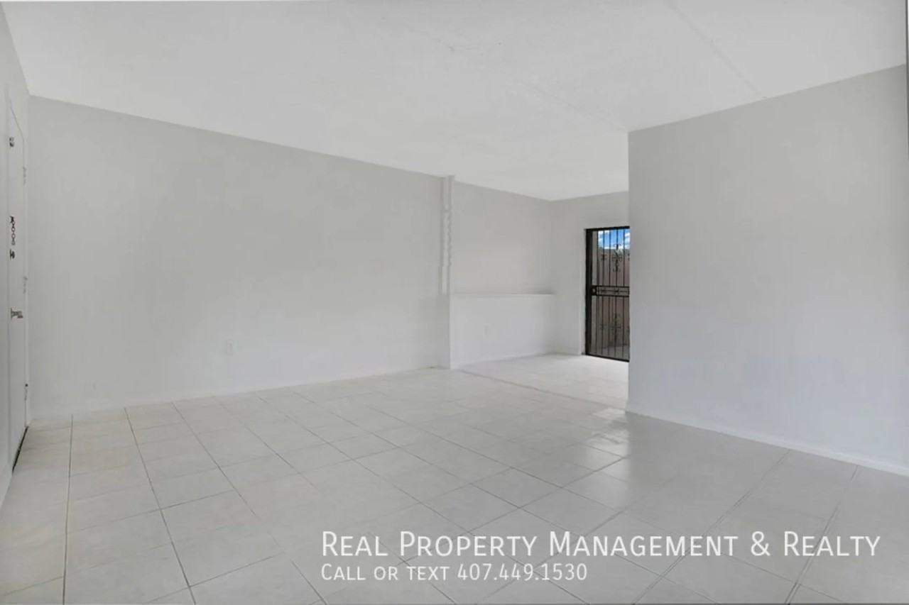 1914 Honour Rd Apt 2 - Photo 2 of 12