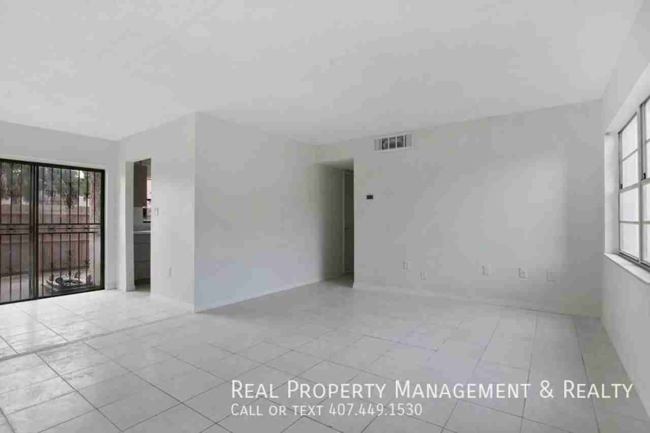 1914 Honour Rd Apt 2 - Photo 3 of 12