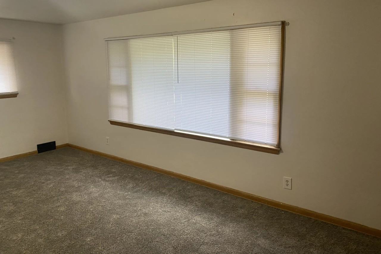 7225 W Congress St - Photo 2 of 12