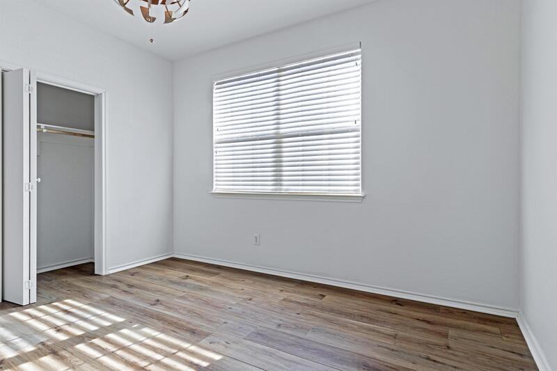 314 Sycamore St - Photo 2 of 11