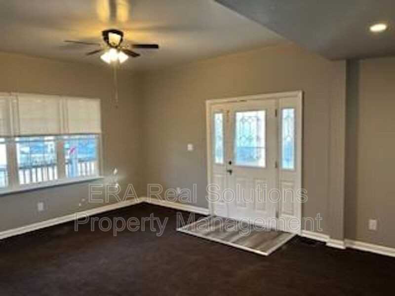 513 Oak St #1 - Photo 2 of 11