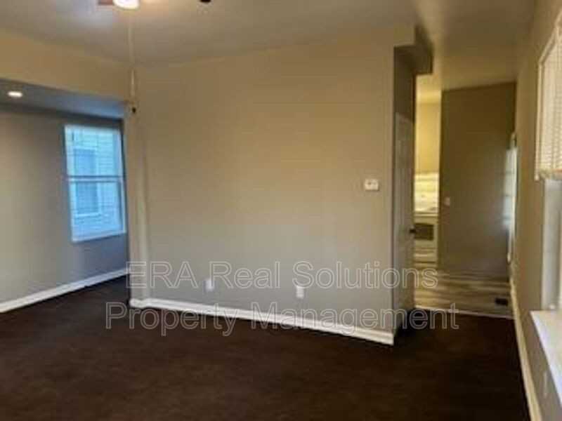513 Oak St #1 - Photo 3 of 11