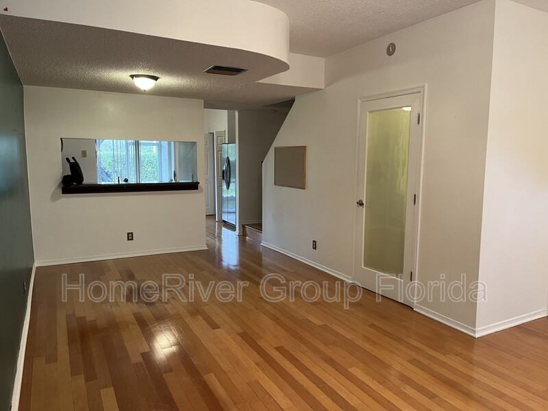 3 Fleming Ct - Photo 3 of 19