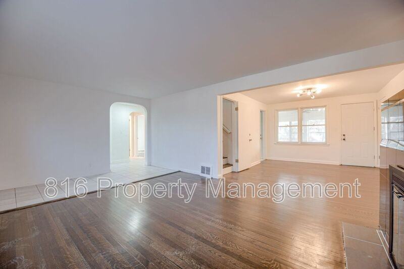 1411 S Maywood Ave - Photo 2 of 24