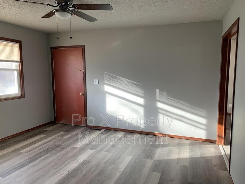 409 N Zinc Pl - Photo 2 of 12