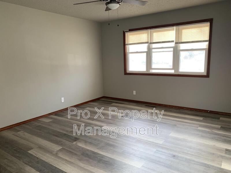 409 N Zinc Pl - Photo 3 of 12