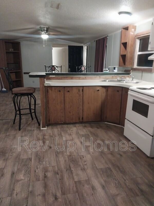 104 Sonny Dr - Photo 2 of 13