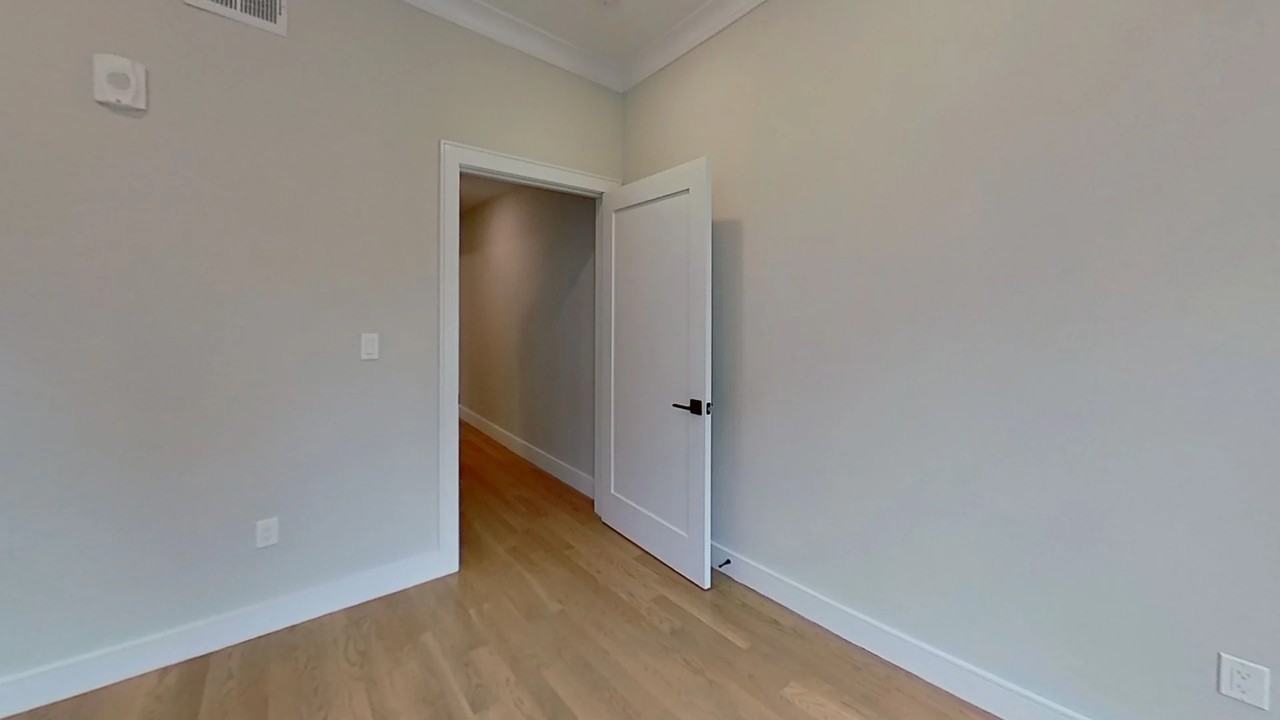 104 Warren St #1 - Photo 3 of 8