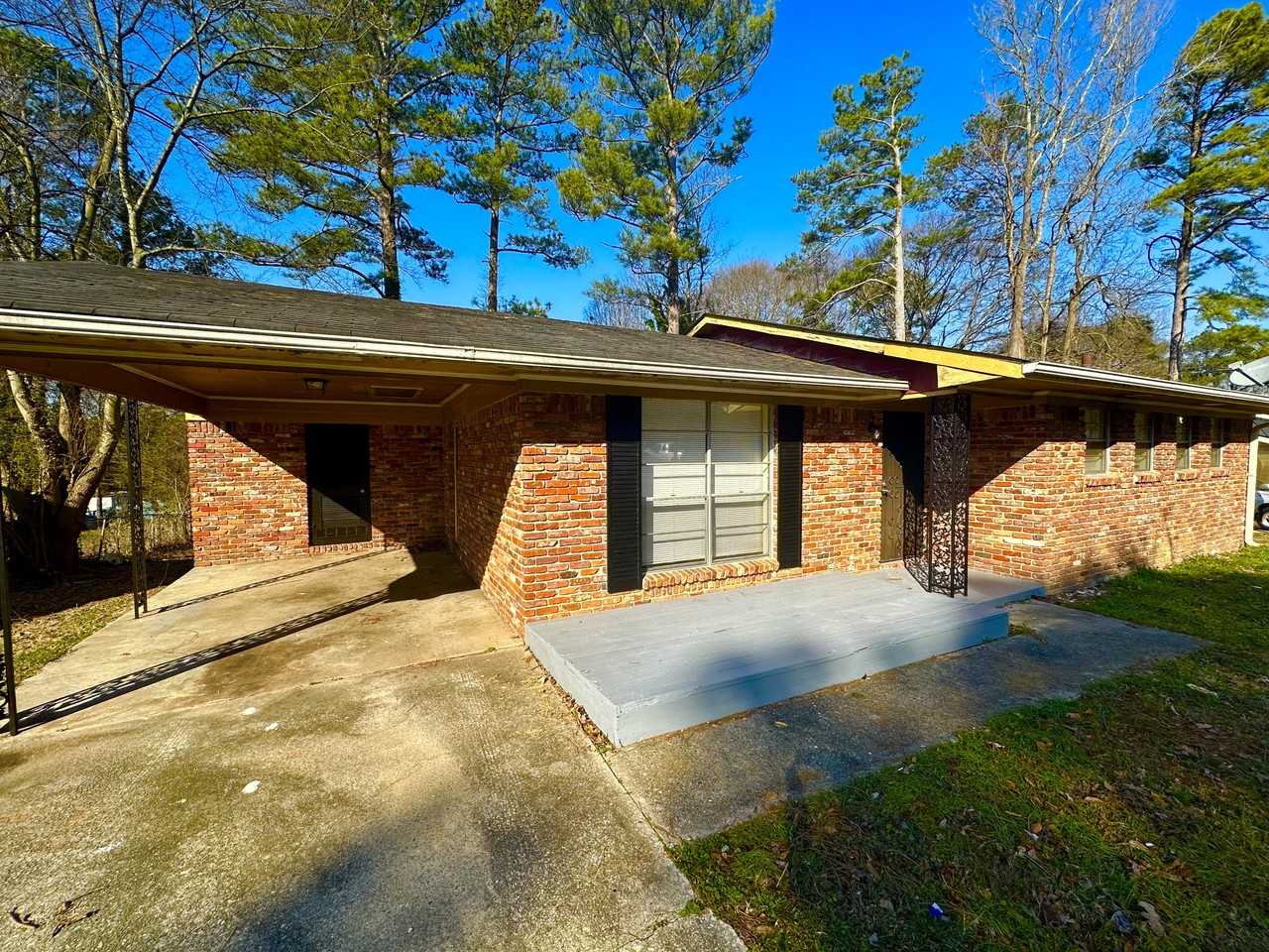 6067 Ledgewood Dr - Photo 2 of 18