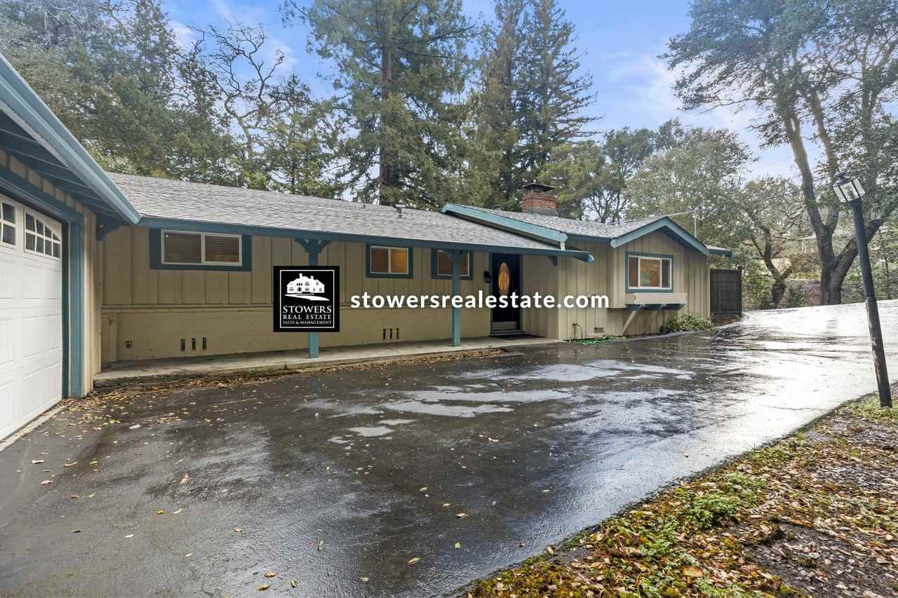 230 Hall Dr - Photo 2 of 39