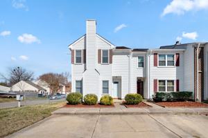 featured image of 5496 Lynbrook Lndg