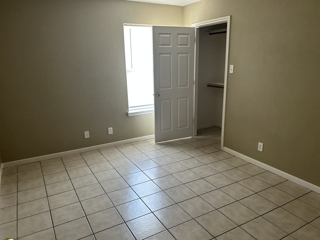 3209 Baldwin Loop - Photo 2 of 12