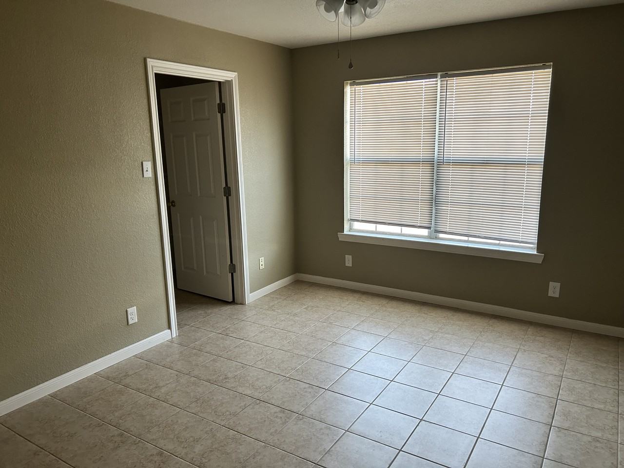 3209 Baldwin Loop - Photo 3 of 12