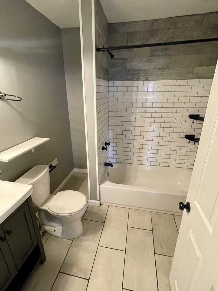 1335 W 61St St - Photo 2 of 16