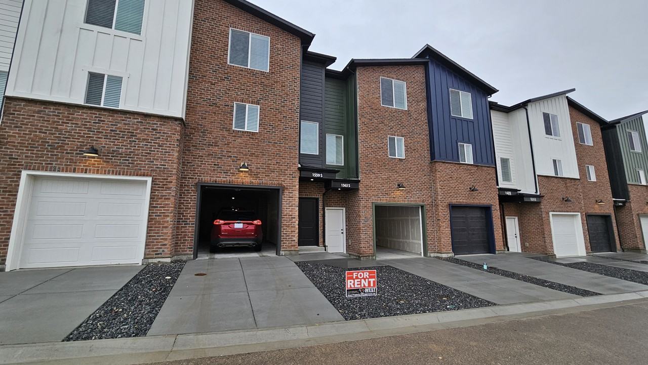 1559 Sw - Photo 3 of 32
