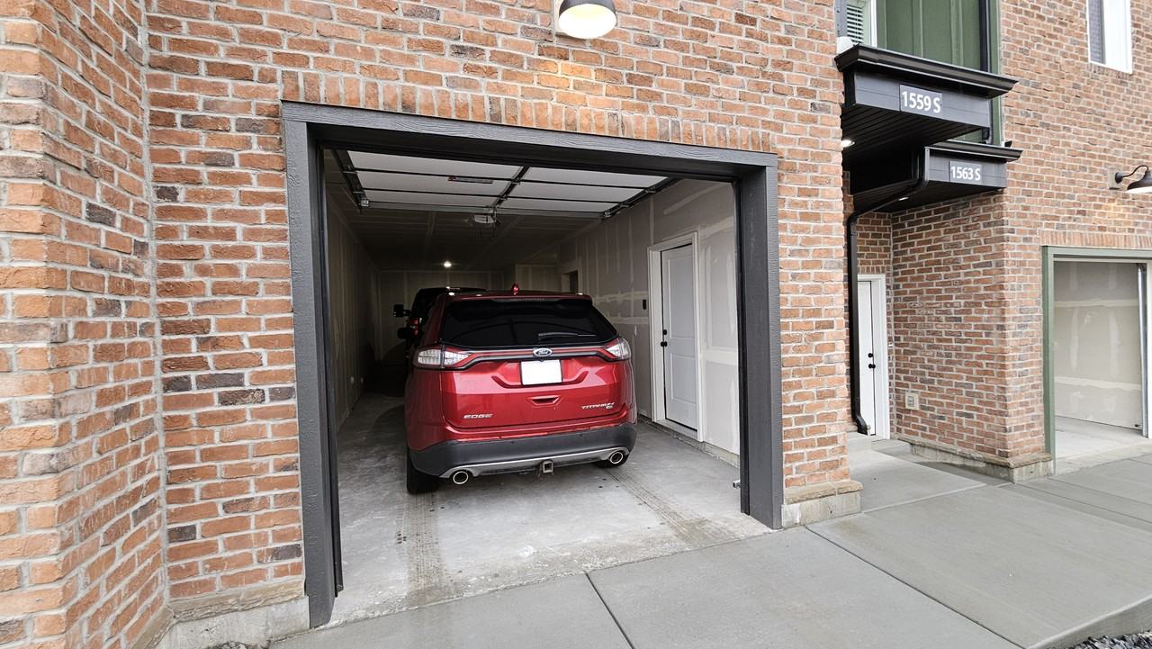 1559 Sw - Photo 4 of 32