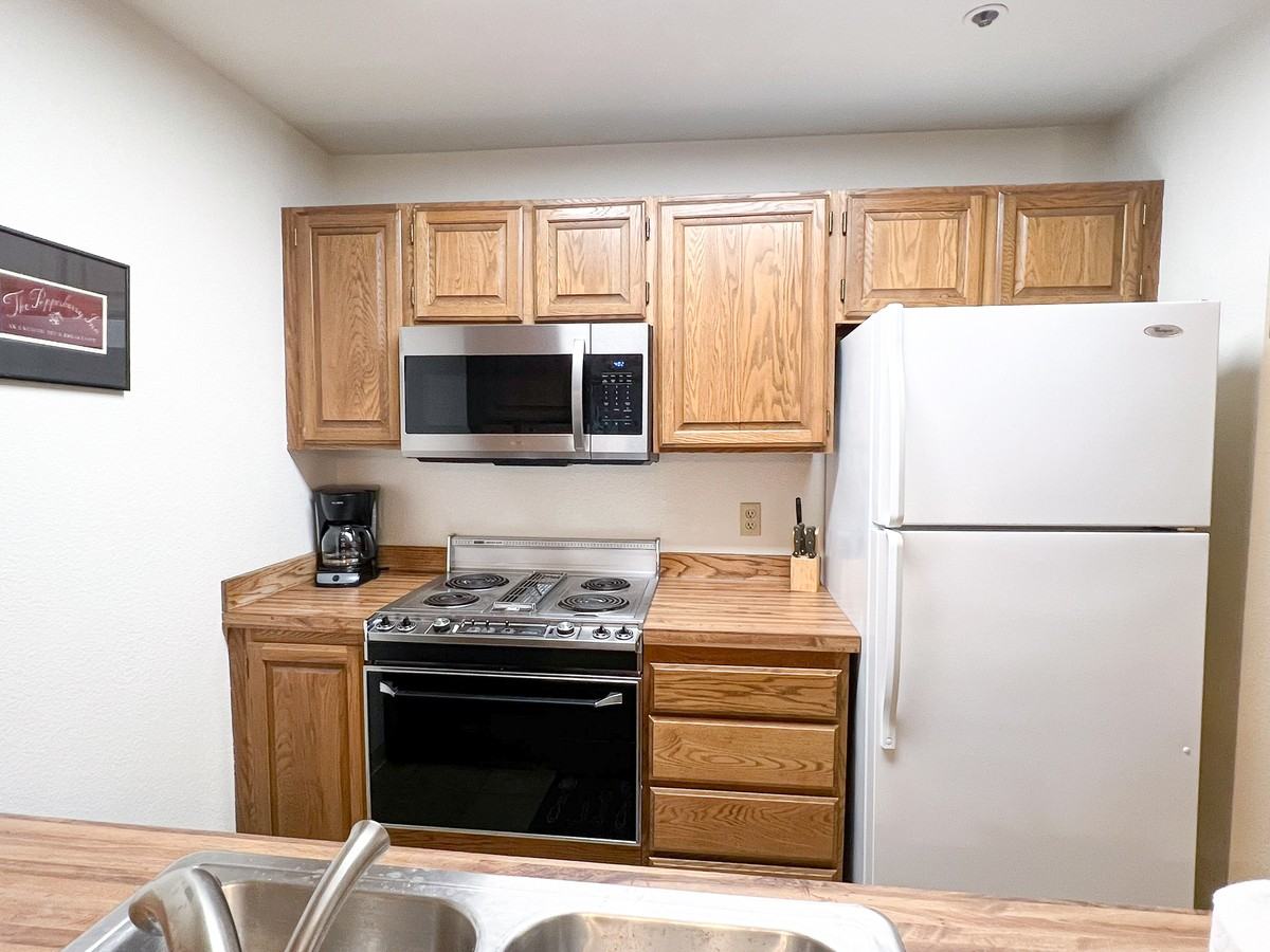 380 E 11th Ave #1 - Photo 3 of 11