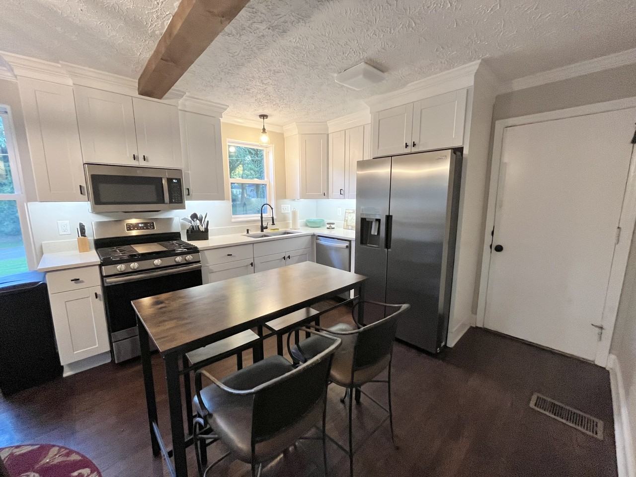 1518 Columbia Cir #NA - Photo 5 of 7