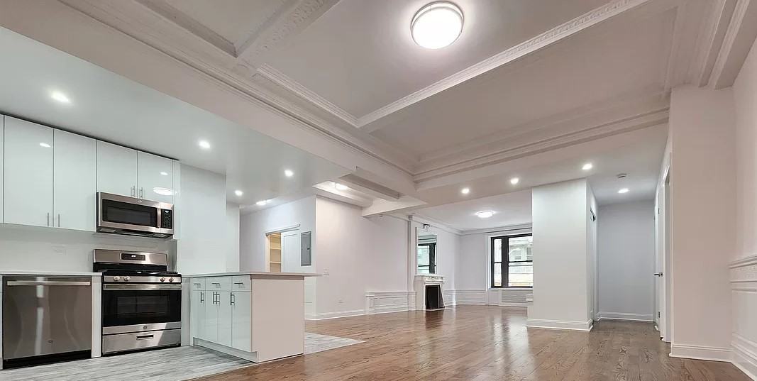 W 58th St #2B - Photo 2 of 11